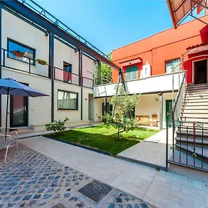 Il Giardino Dell'argano Rosso Rom
